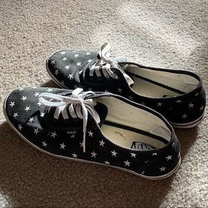 BLACK & WHITE STAR VANS